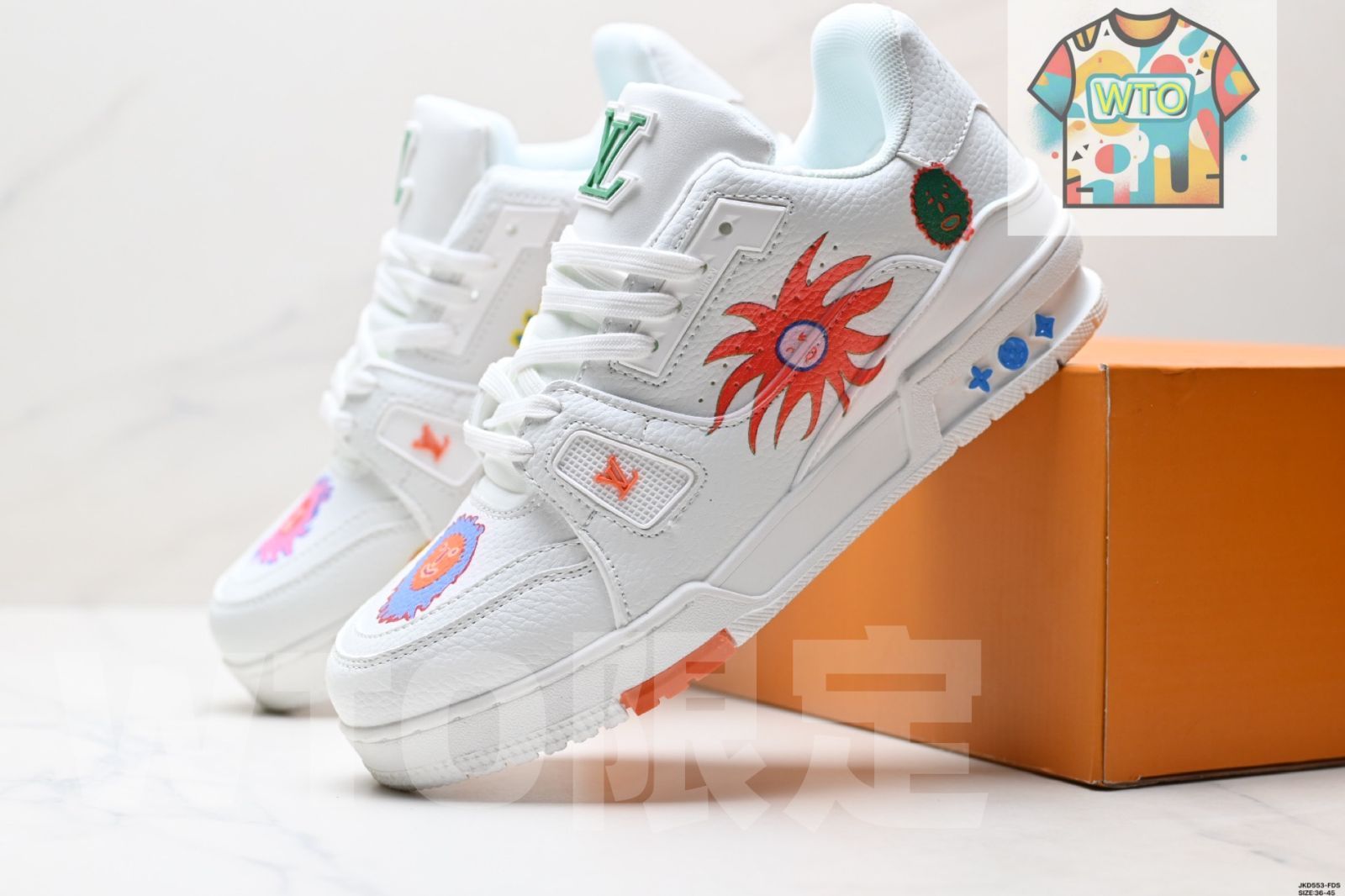 ユニバーサル スニーカー