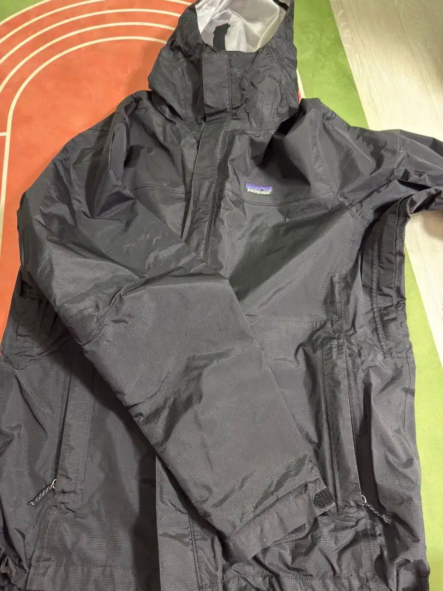 パタゴニア ウィンドブレーカー トレントシェル ブラック L 傷 本文参照
