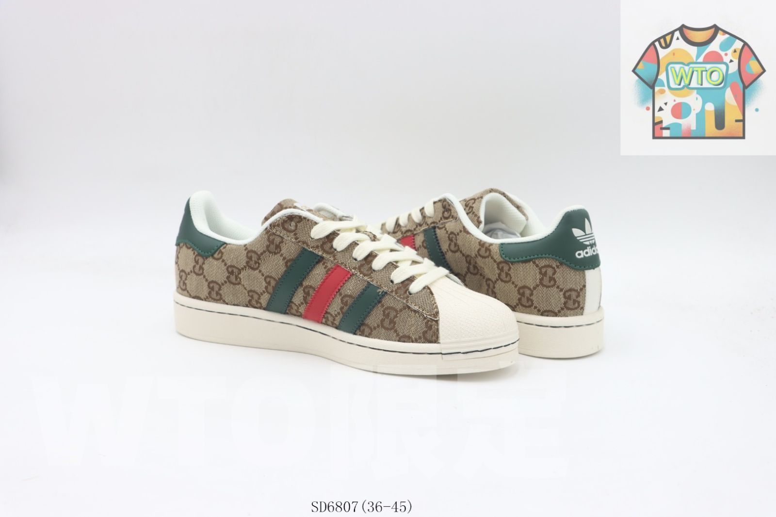 クローバーシェルトゥースケートシューズ