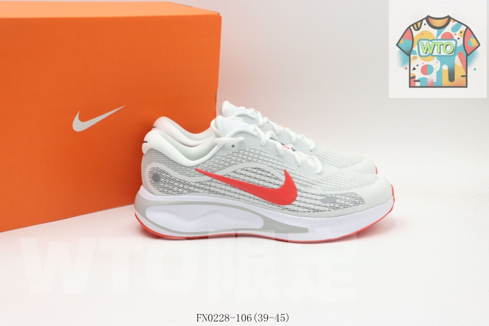  今日 Nike ナイキ ランニングシューズ ホワイトレッド FN 0228 106 スニーカー 靴