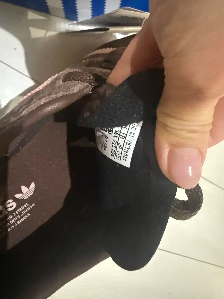 アディダス ガゼル