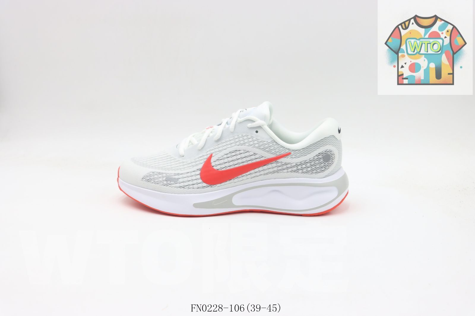 今日 Nike ナイキ ランニングシューズ ホワイトレッド FN0228-106