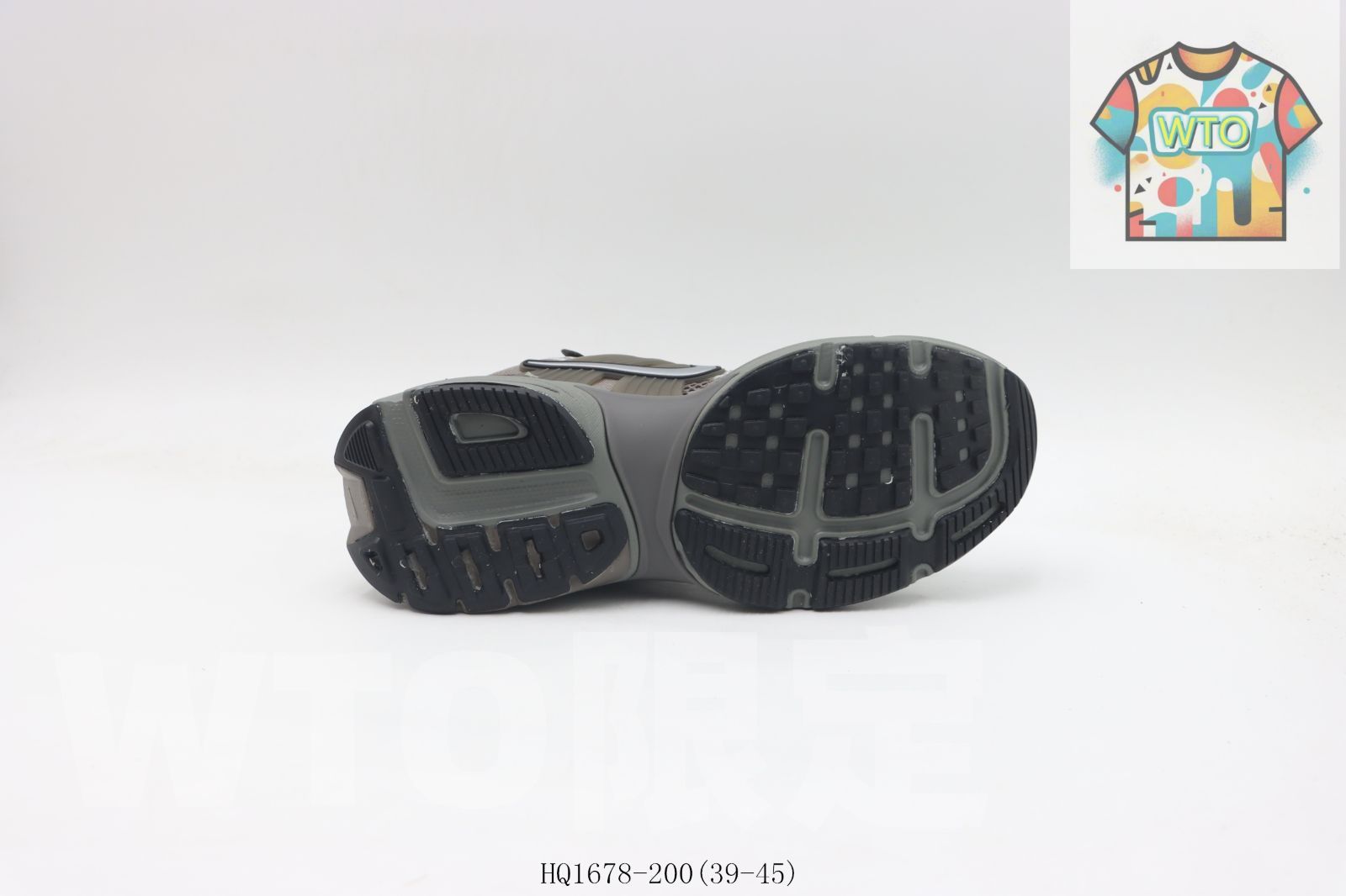  今日 Nike ナイキ ランニングシューズ ブラウンシルバー HQ 1678 200 スニーカー 靴