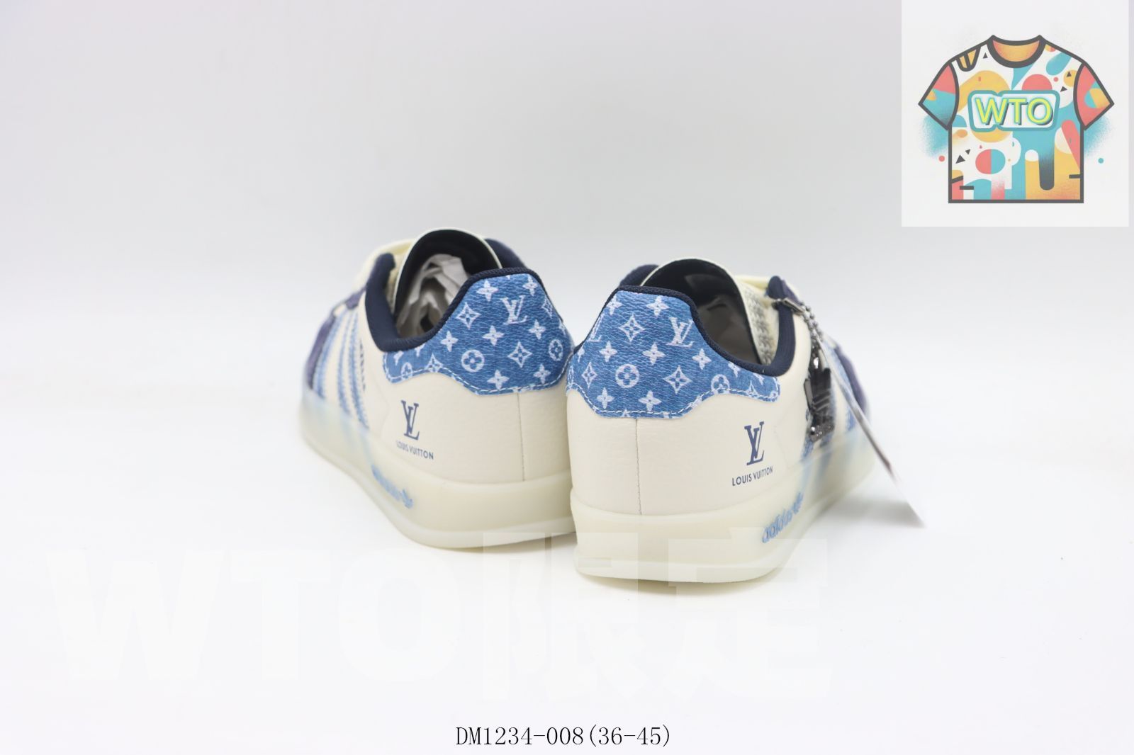 クローバーロートップスケートシューズ