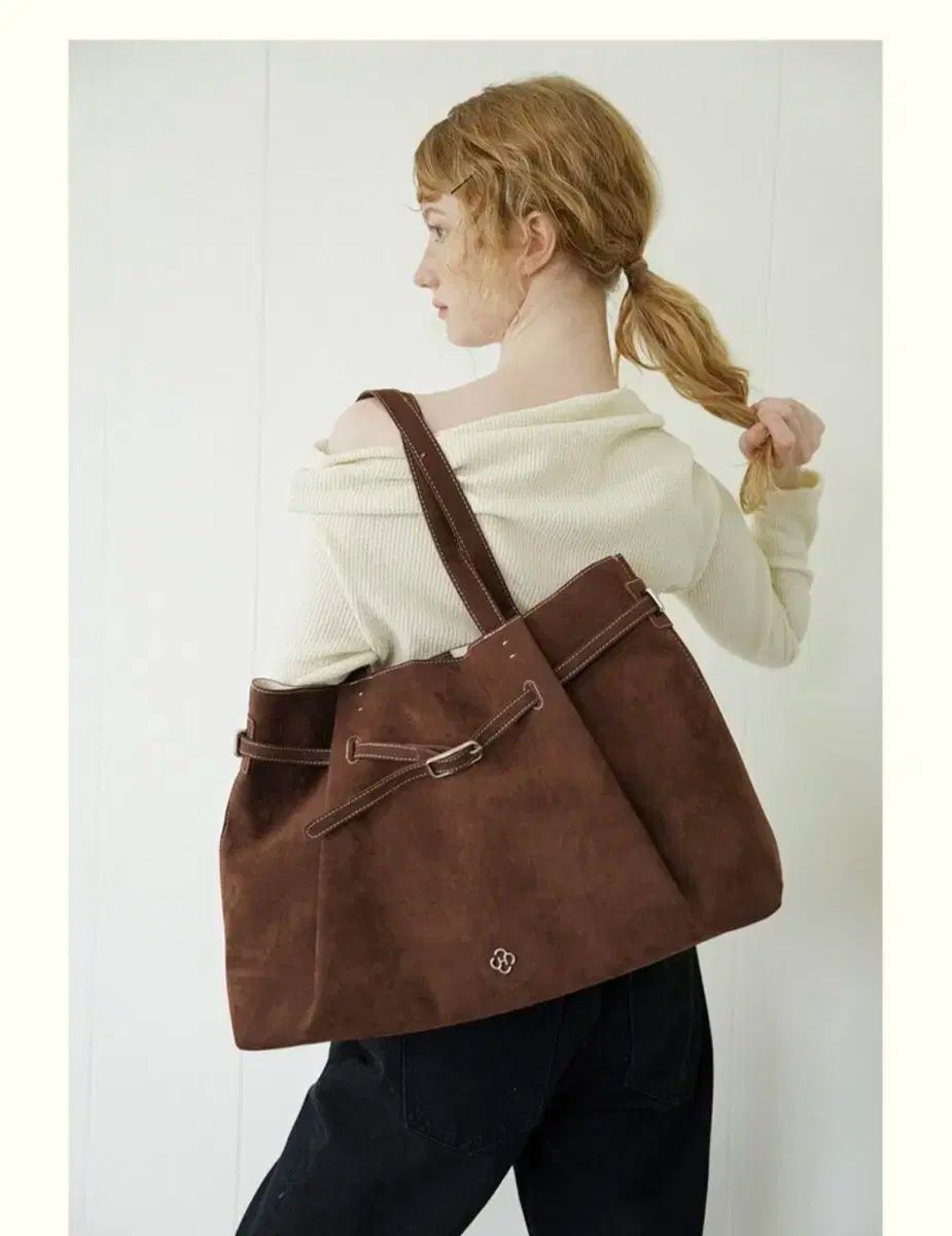 ヒアーリ フローラ スウェード ベルト付きバッグ_ブラウン