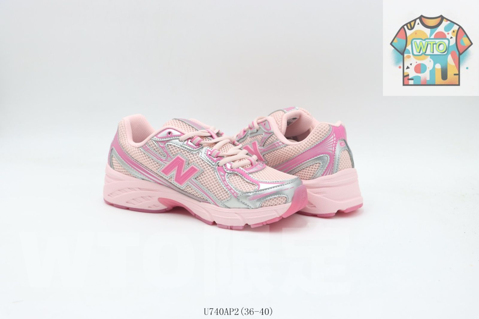 ランニングシューズ ピンク