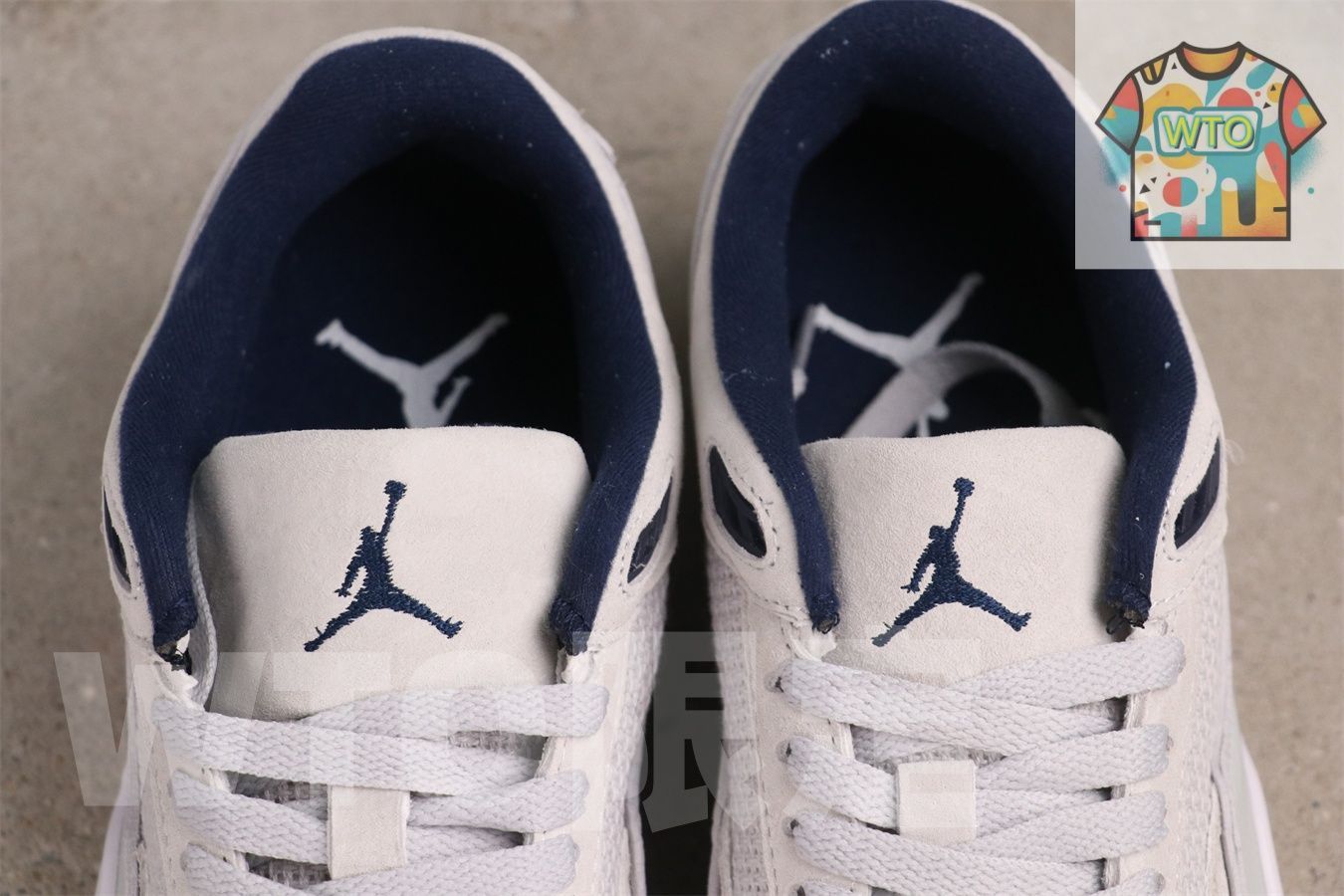 ネイビーブルー