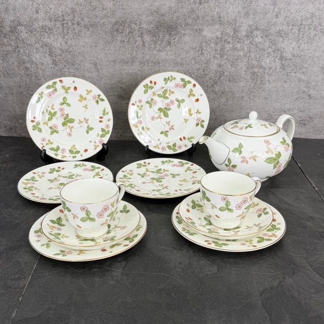 ウェッジウッド ワイルドストロベリー 11点 WEDGWOOD WILD STRAWBERRY プレート ポット カップ-ソーサー 洋食器 514794