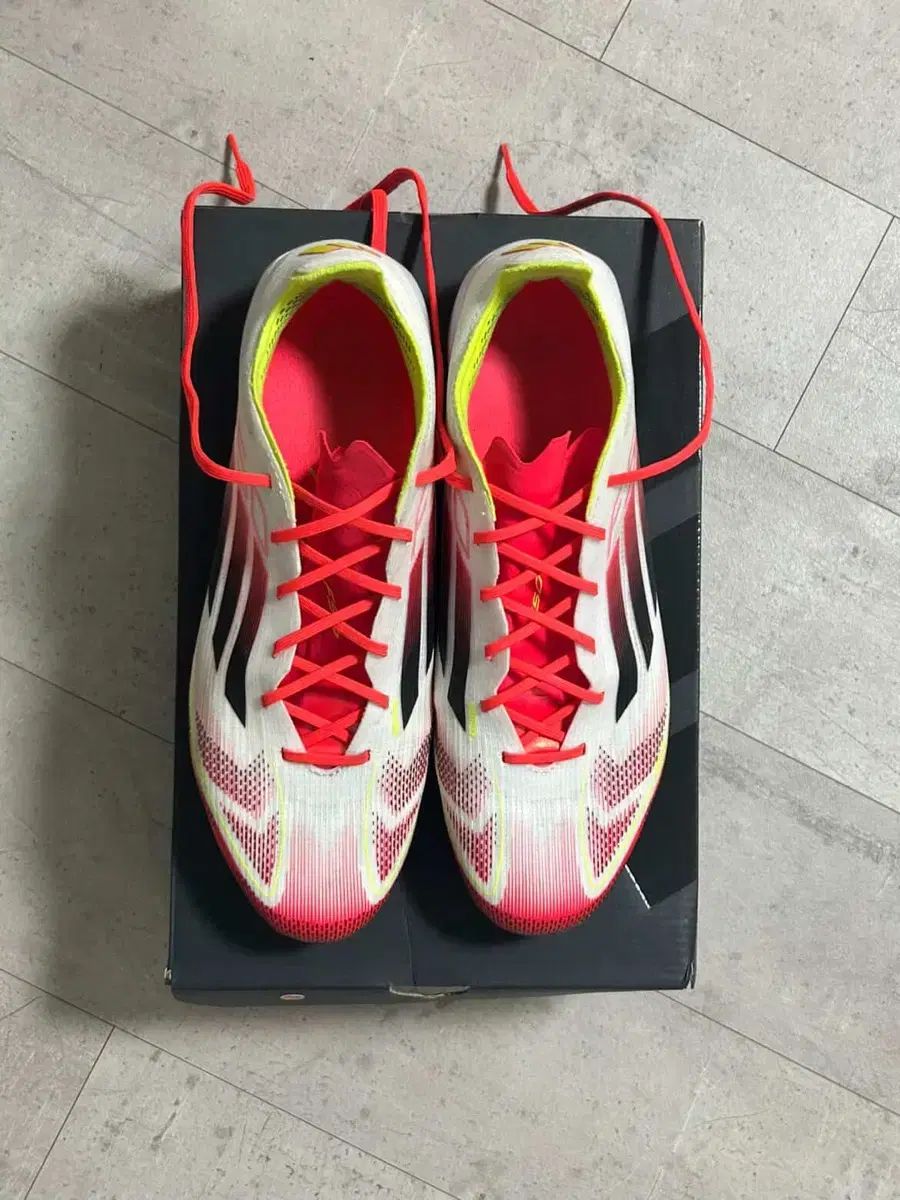 アディダス エックス スピードポータル サッカーシューズ 白 蛍光