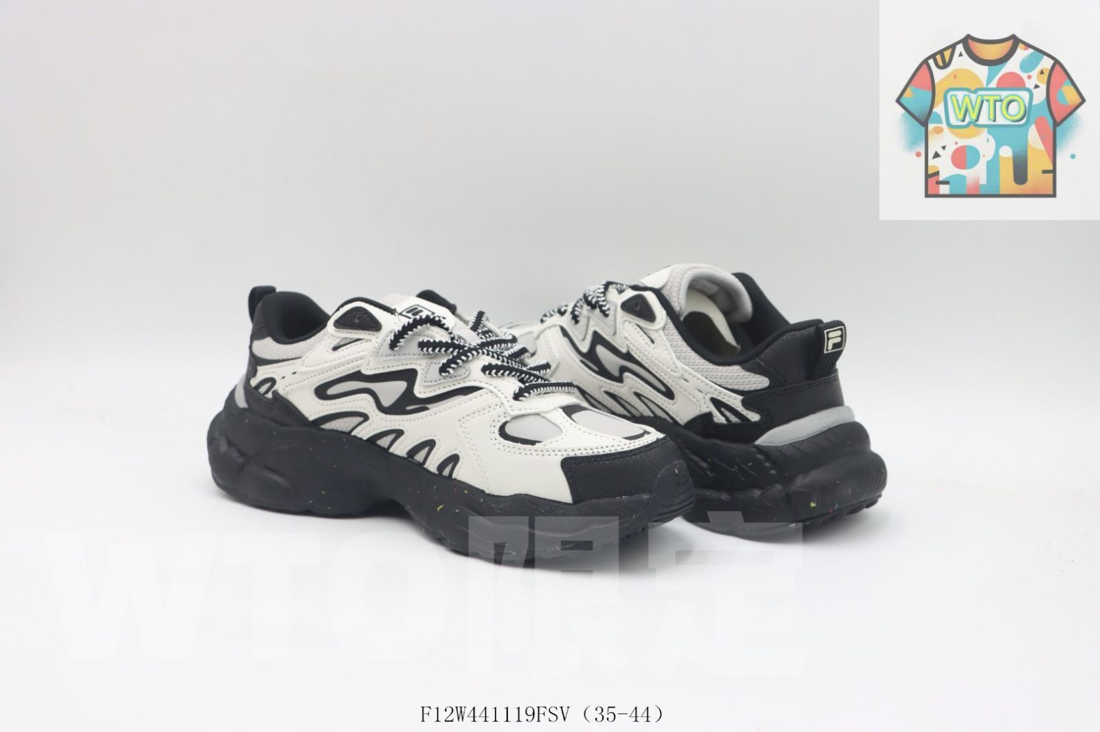 クランキースニーカー