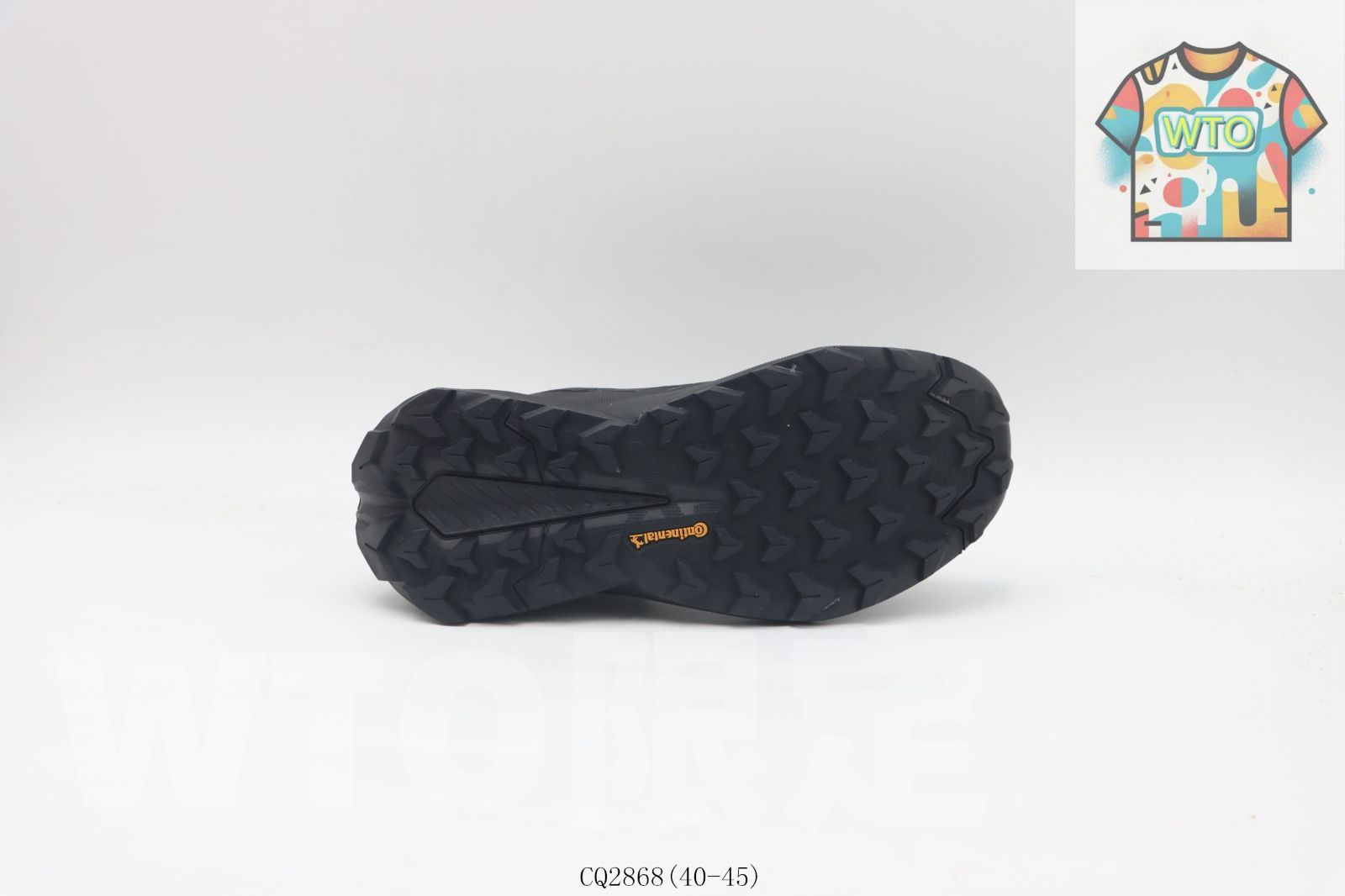 スポーツシューズ