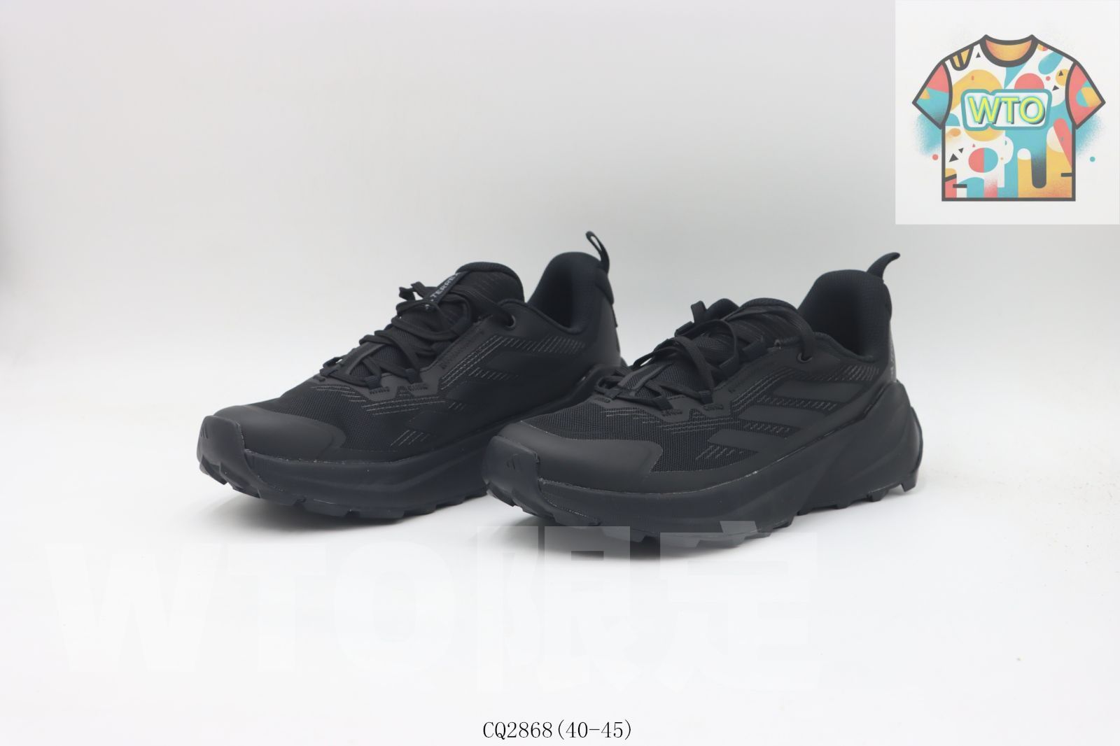 スポーツシューズ