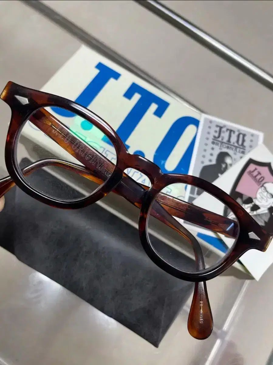 JTO AR 44 22 デミアンバー