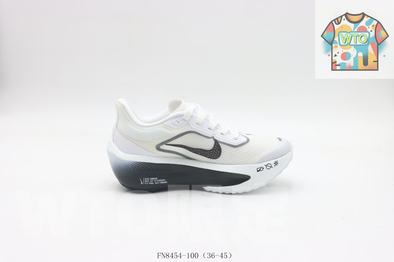WTO通販 ナイキのランニングシューズ FLY 4 白と黒 FN 8454 - 1000-WTO輸入-JKV 66