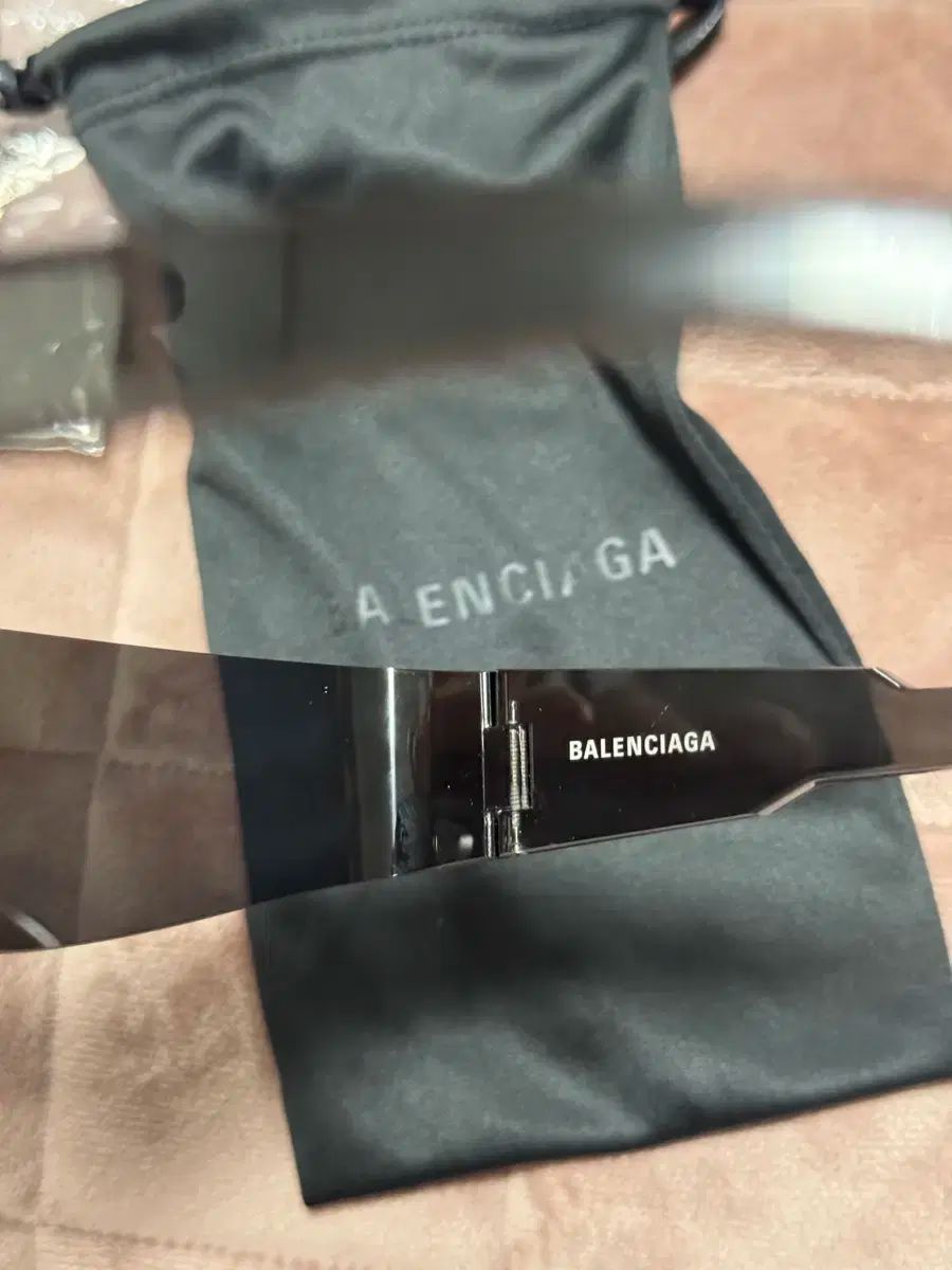 バレンシアガ ゴーグル