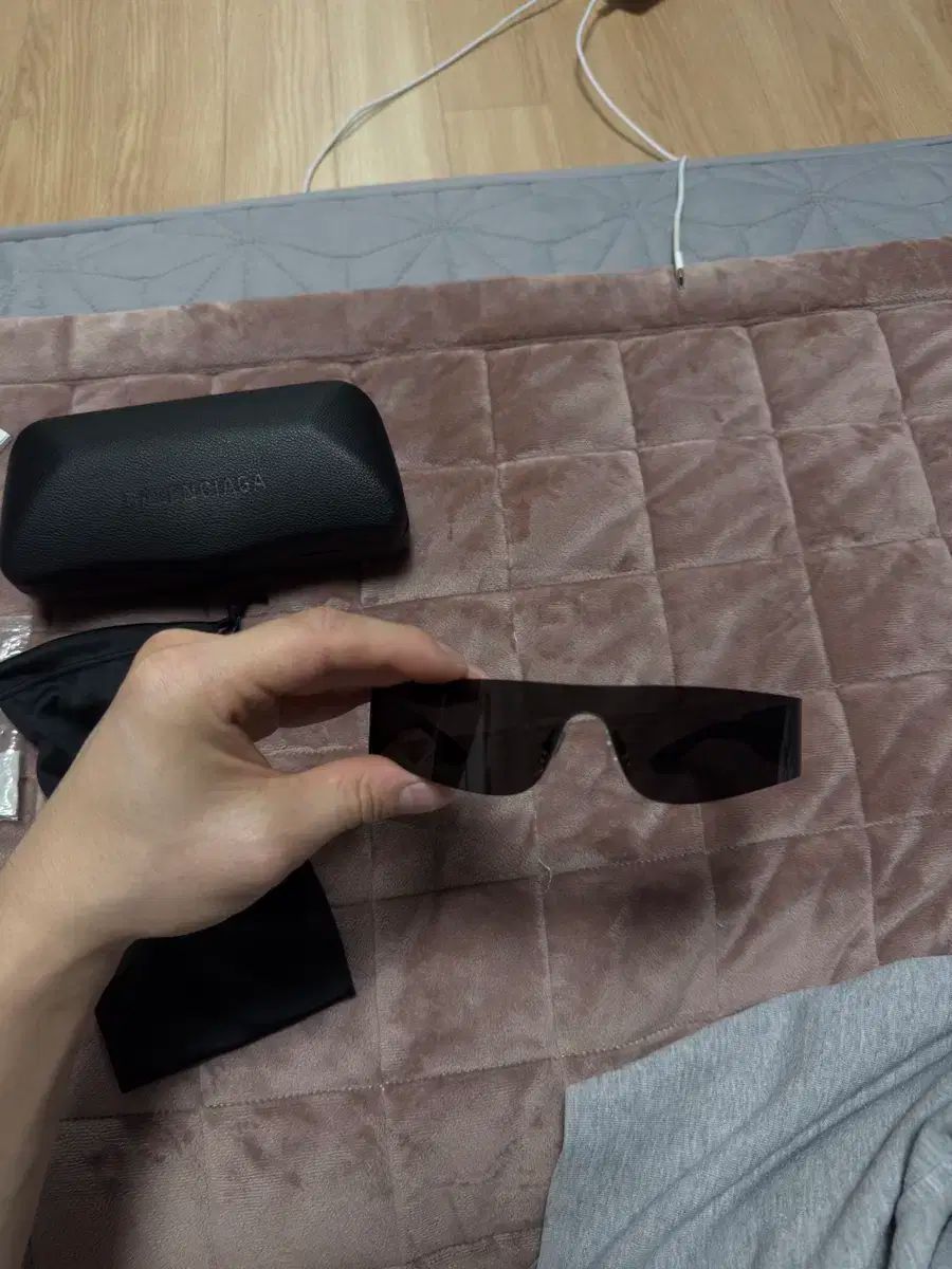 バレンシアガ ゴーグル