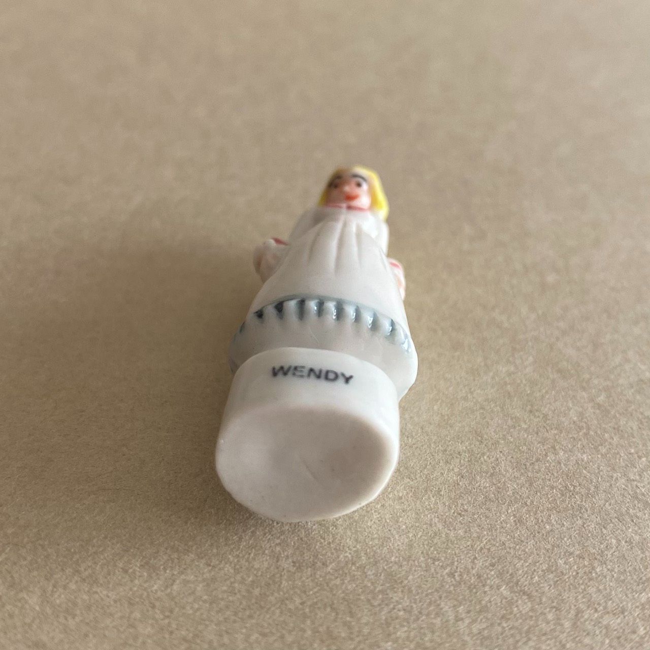 子供達の12ヶ月　フェーブ　ヴィンテージ　フランス　陶器　ミニチュア　置物 子供達の12ヶ月 フェーブ ヴィンテージ フランス 陶器 ミニチュア 置物