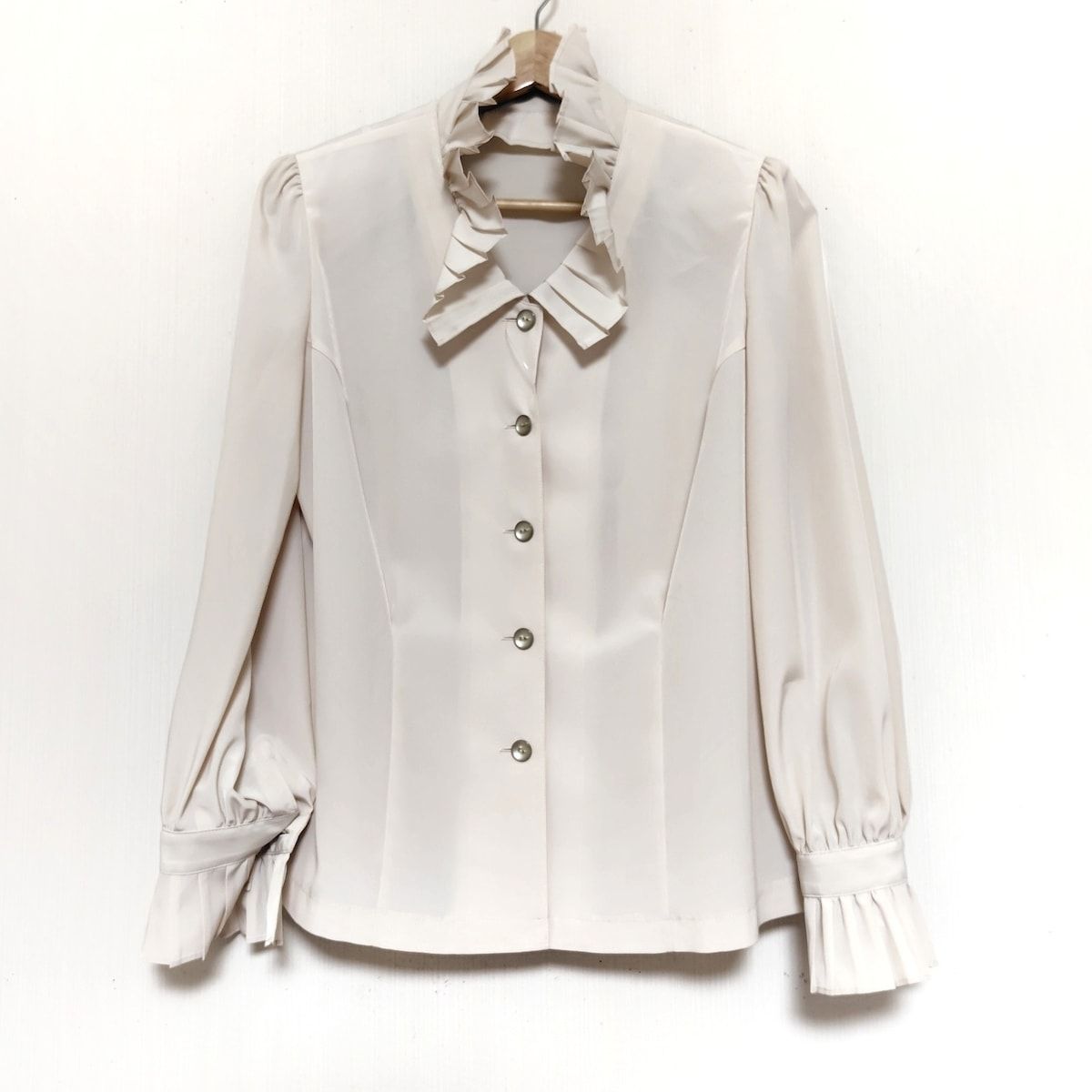 JUN ASHIDA ジュンアシダ 長袖シャツブラウス サイズ9 M レディース - ベージュ フリル 肩パッド