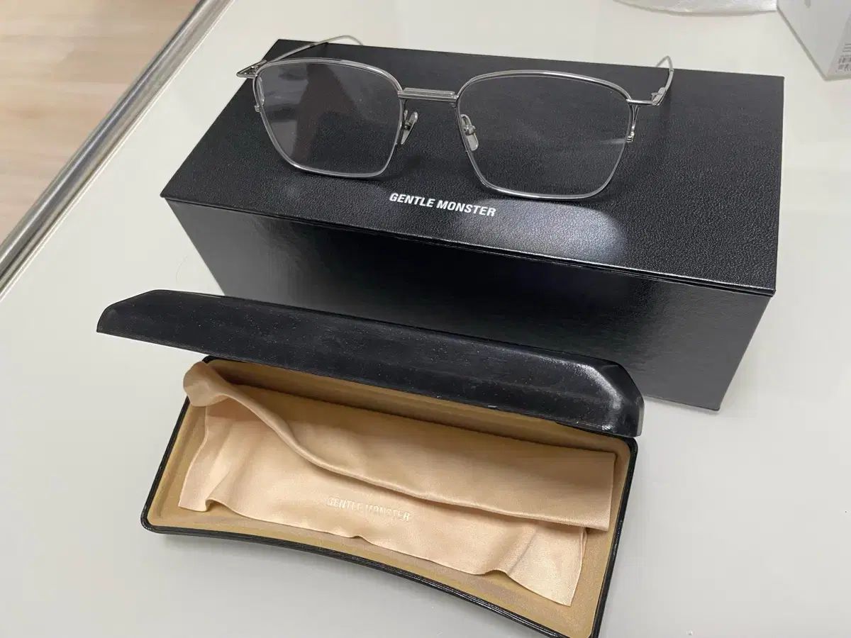 GENTLE MONSTER ジェントルモンスター OTRAS 02 シルバー