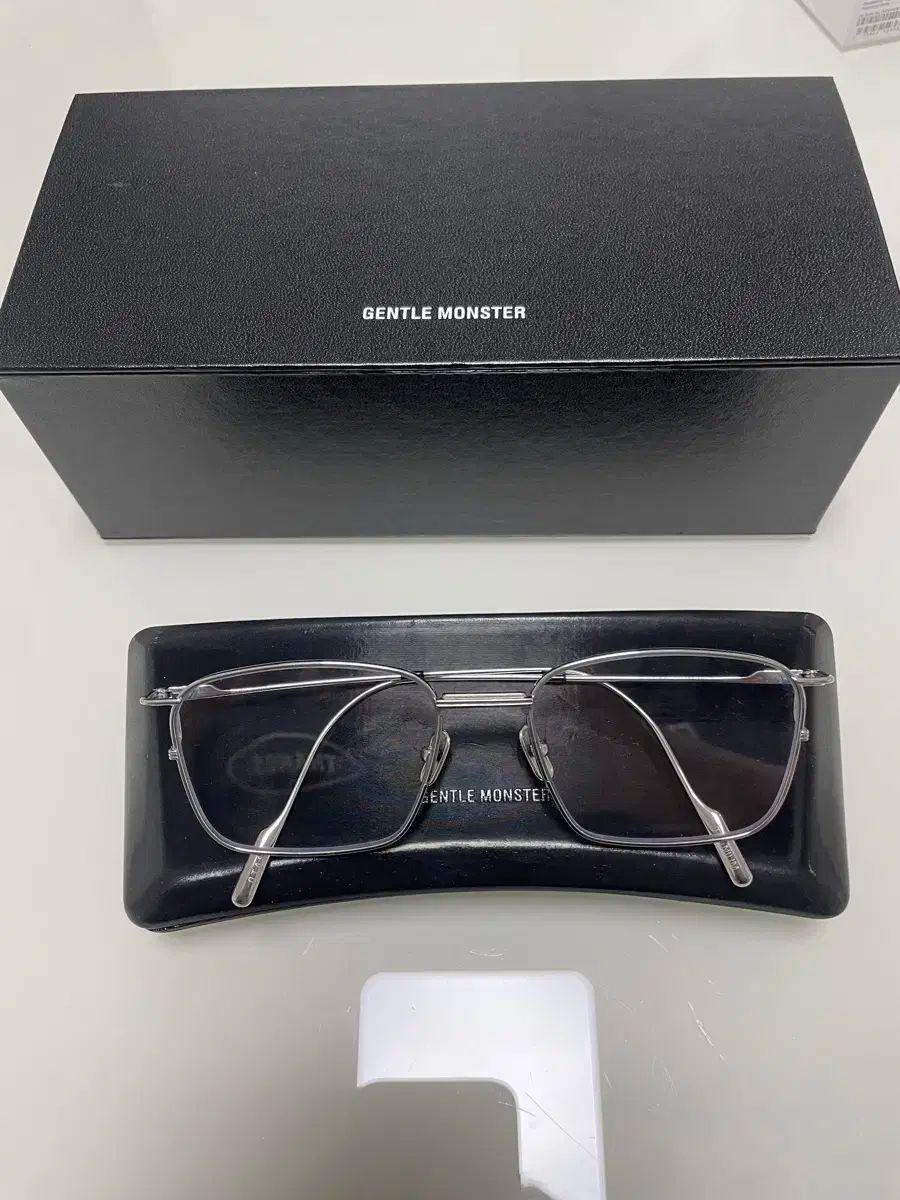 GENTLE MONSTER ジェントルモンスター OTRAS 02 シルバー