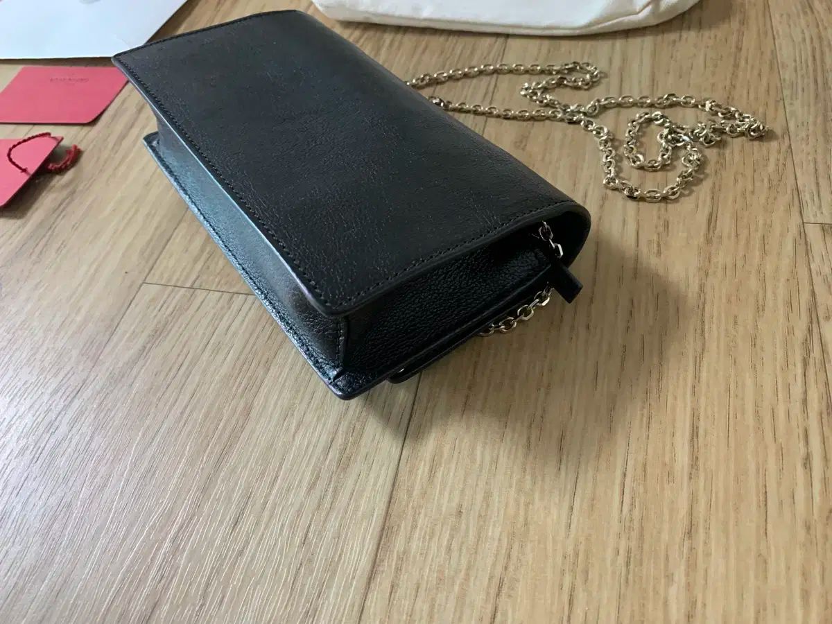 Valentino ヴァレンティノ