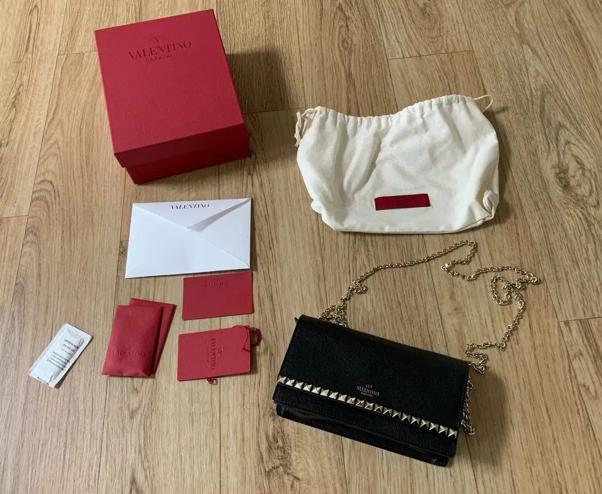 Valentino ヴァレンティノ クロスバッグ