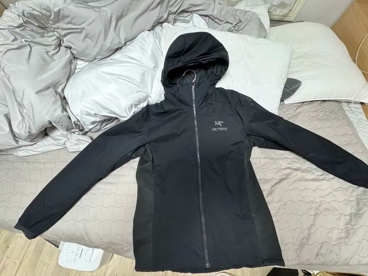 ARC TERYX アークテリクス Atom アトム フーディー ブラック L サイズ