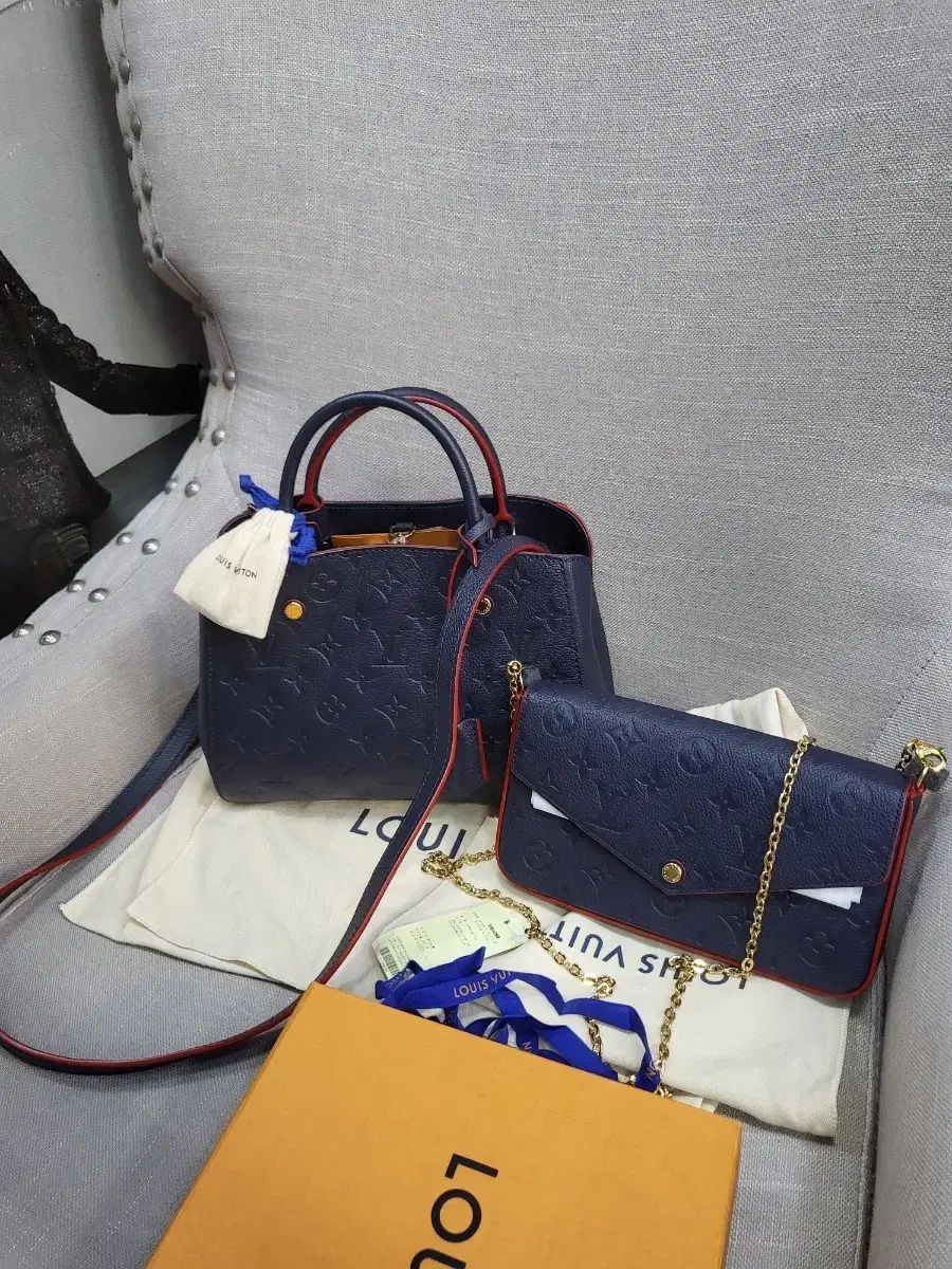 未開栓 ベルエポック シャンパンセット グラス付き ギフト箱入り 2004 未開栓 ベルエポック シャンパンセット グラス付き ギフト箱入り 2004