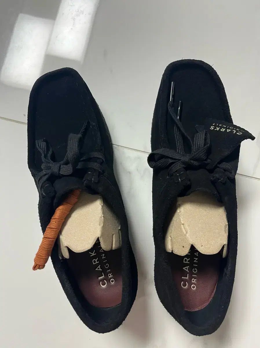 クラークス ワラビー ブラック スウェード UK 5