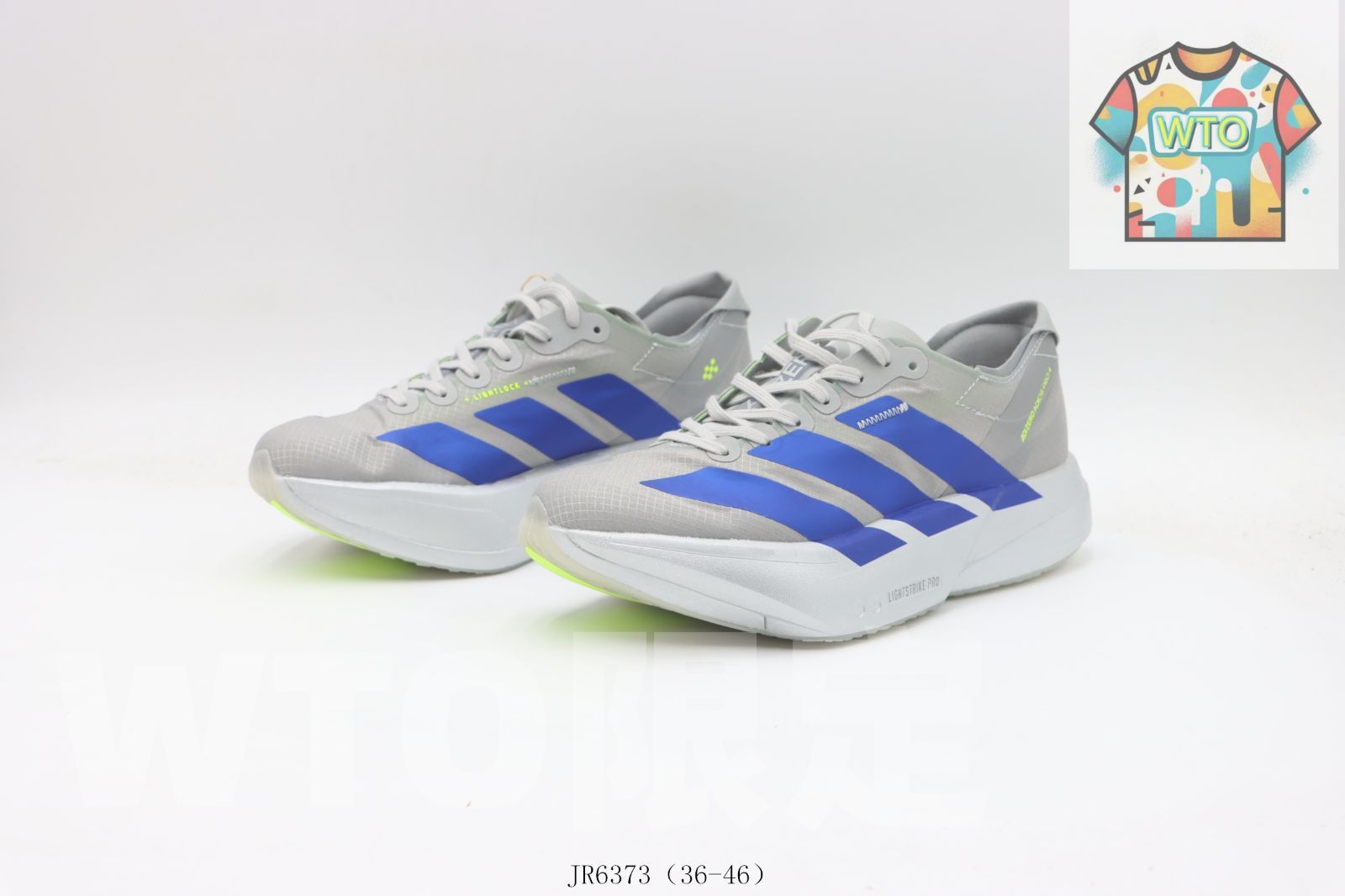 アディダス ランニングシューズ