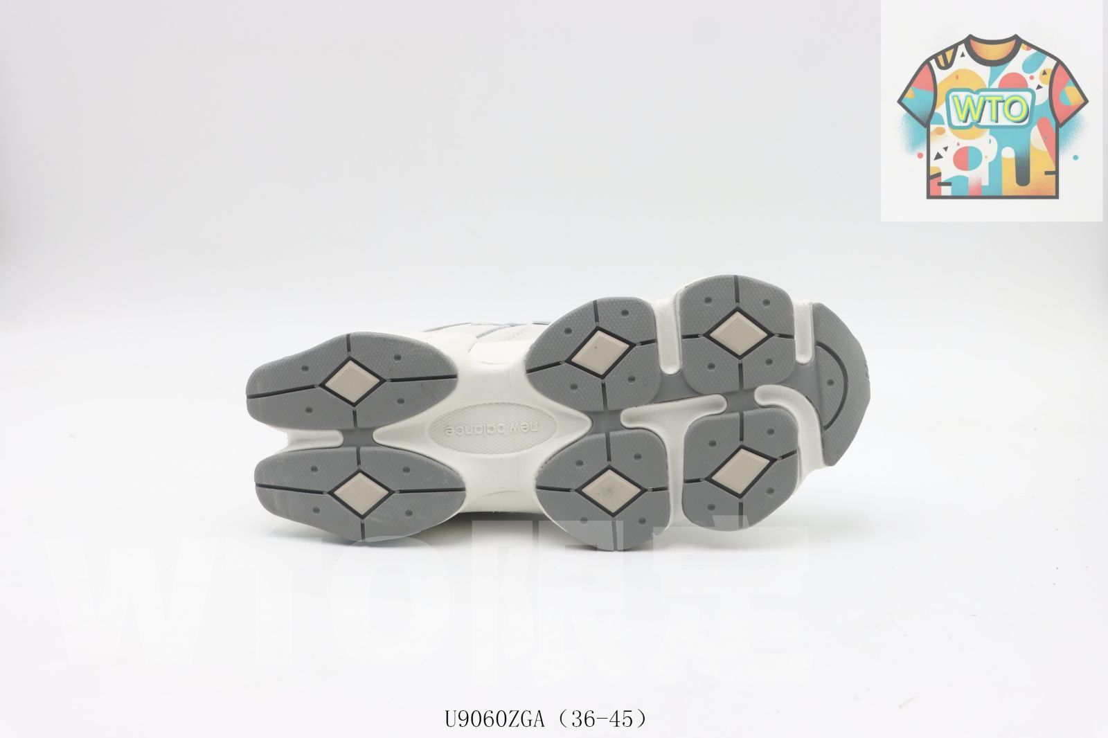 アディダス Adidasスタンスミス