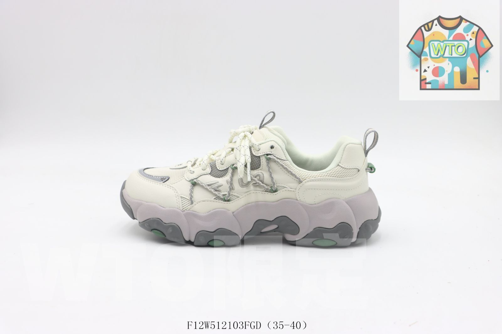 今日 フィラ ダッドシューズ 白紫