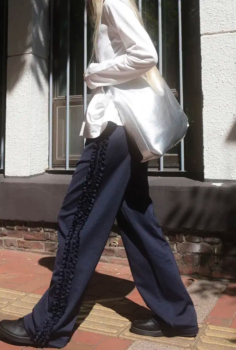 Saenginstudios フリル トラックパンツ ネイビー