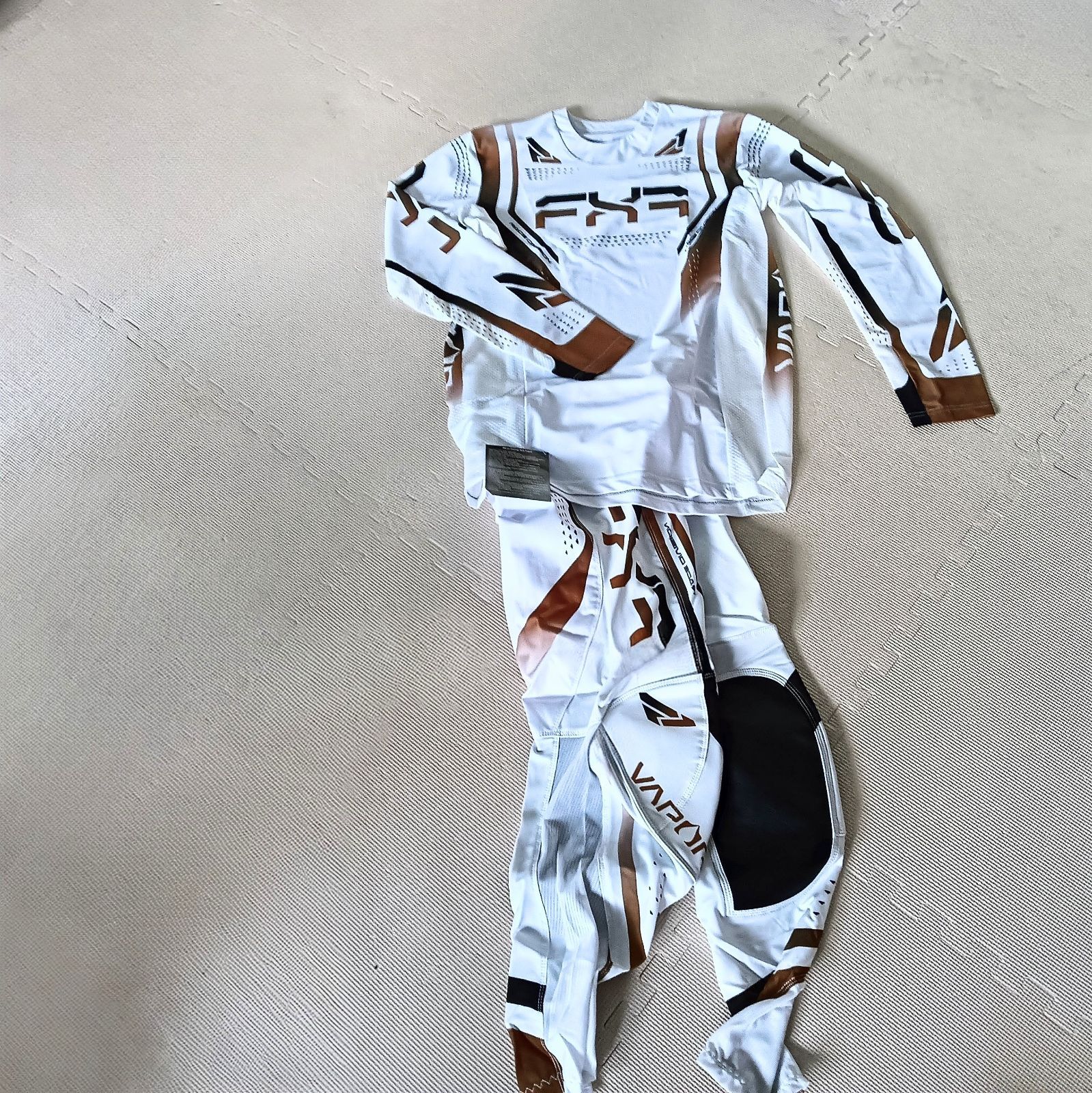 用 ホワイトのみ FXR MX モトクロスウェア 上下セット Lサイズ シャツ パンツ ジャージ オフロード レースに MFJ MCFAJ JNCC WER エンデューロ