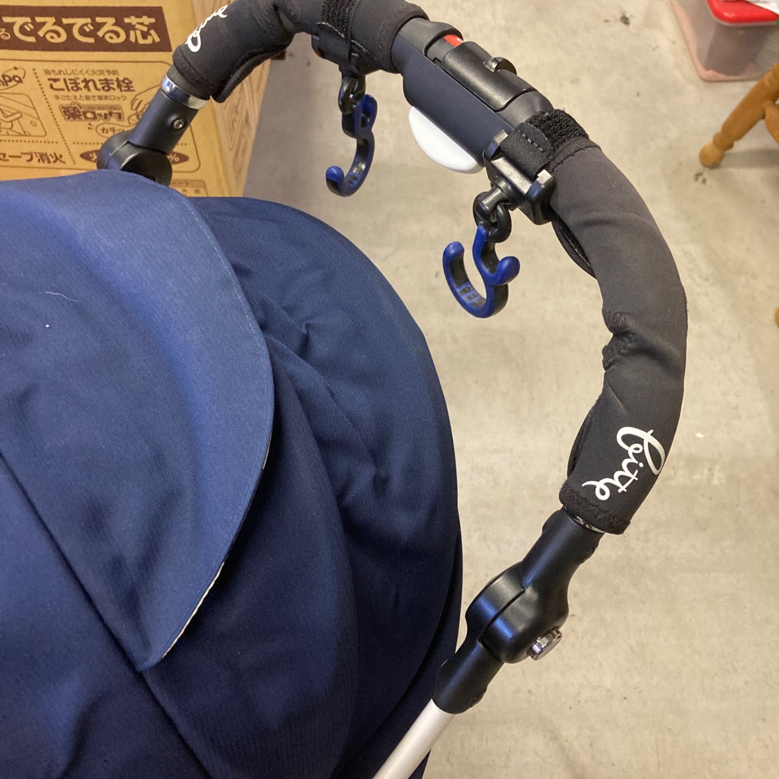 美品 Aprica ラクーナ ソファークッション レザーハンドル 限定 - メルカリ