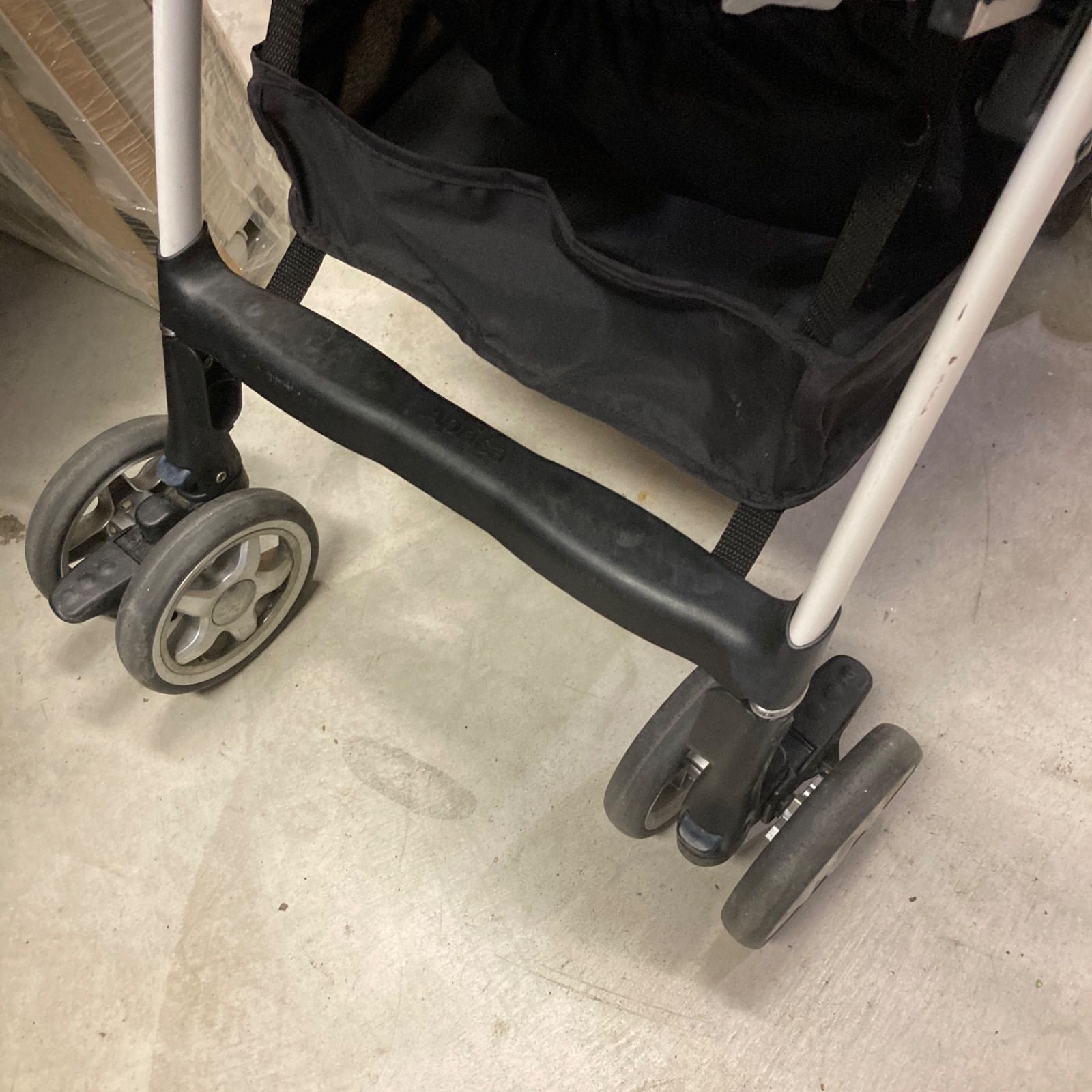 *＊美品＊* Aprica ラクーナ ソファークッション レザーハンドル 限定 美品 Aprica ラクーナ ソファークッション レザーハンドル 限定 - メルカリ