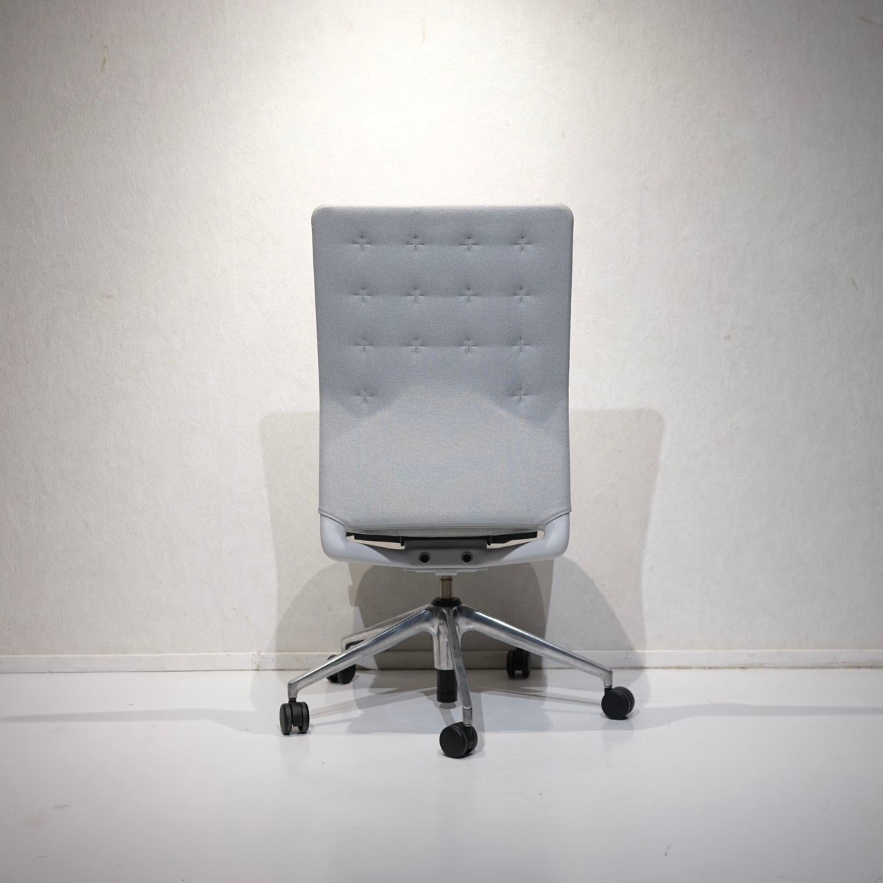  Vitra ヴィトラ ID Trim アイディトリム オフィスチェア デスクチェア ワークチェア アームレス チェア 椅子 キャスター付き 昇降可 ファブリック 北欧 モダン ミニマル ワークチェア オフィスチェア ワークチェア 椅子 チェア