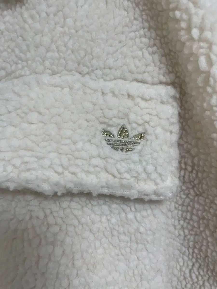 アディダス アイボリー ボア フリース ジャケット S