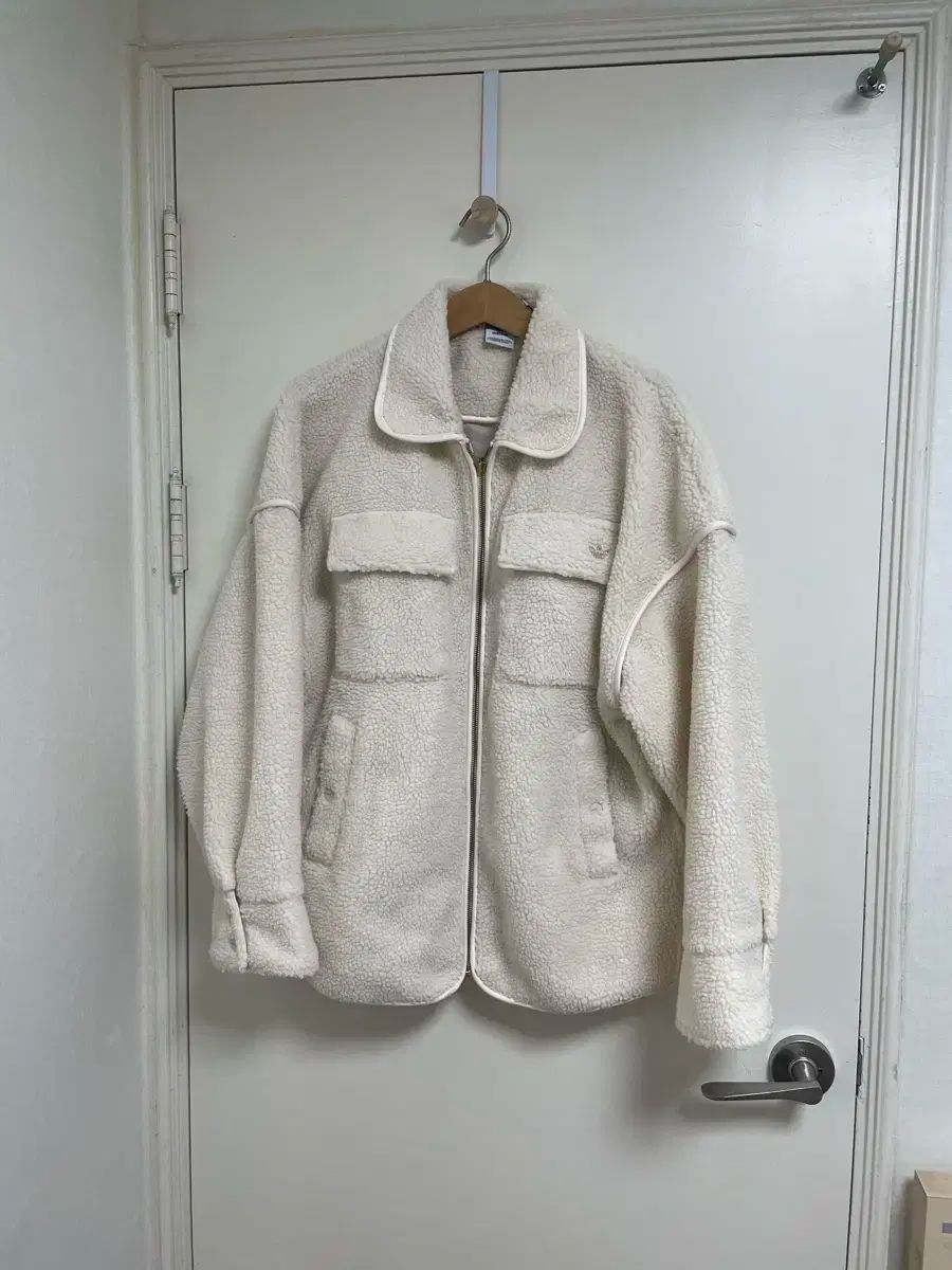 アディダス アイボリー ボア フリース ジャケット S