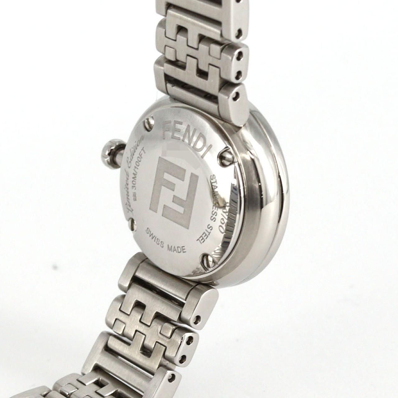 フェンディ フォーエバーフェンディ