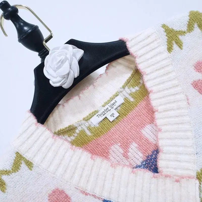 サースデーアイランド 22fw