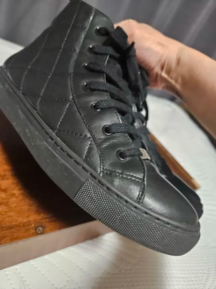 クロディピエロ ハイトップ スニーカー