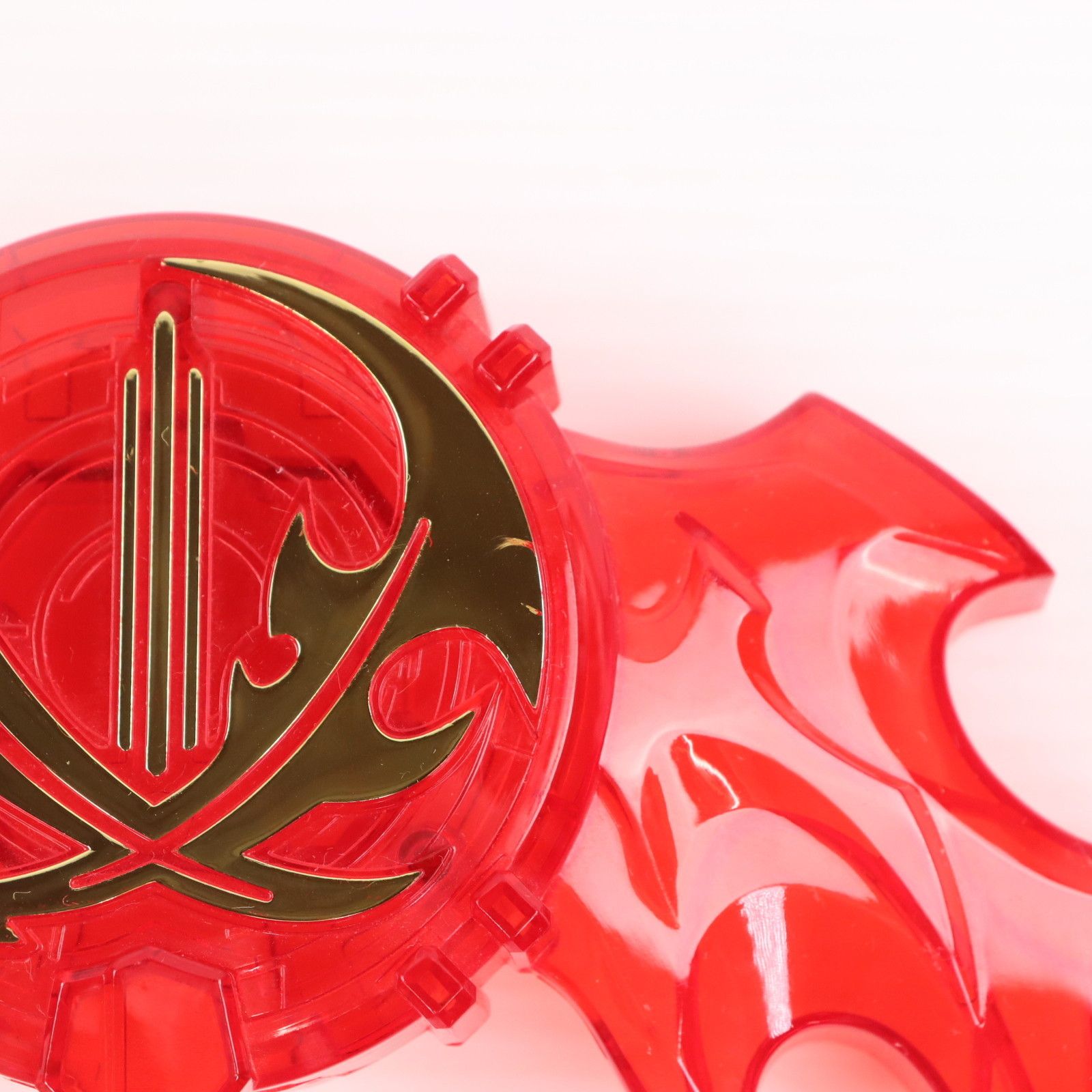 バンダイ 究 大聖剣 火炎剣烈火 水勢剣流水 雷鳴剣黄雷エンブレムセット 仮面ライダーセイバー 聖刃 完成トイ