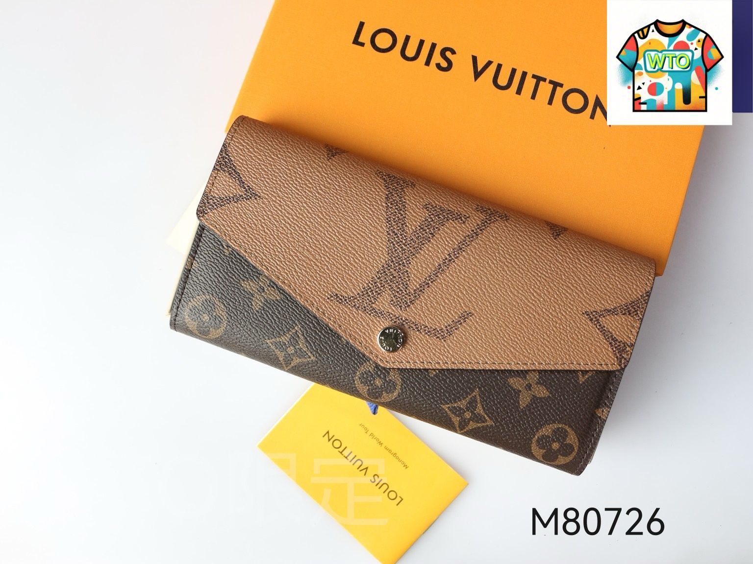 今日 Louis Vuitton ルイ ヴィトン サラ 財布 モノグラム帆布を使用 銘紋ボタンで装飾