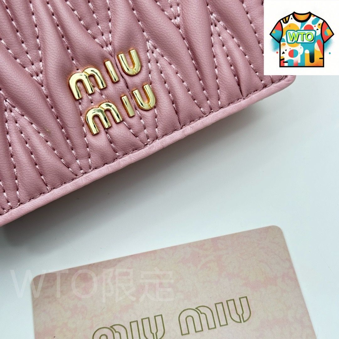 ミューミュー クラシック提花押し込みデザイン財布