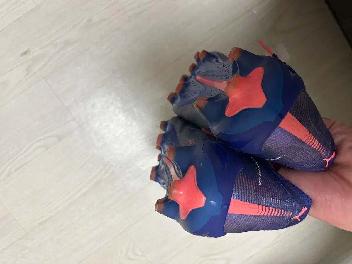 プーマ ウルトラ FG 275 選手用