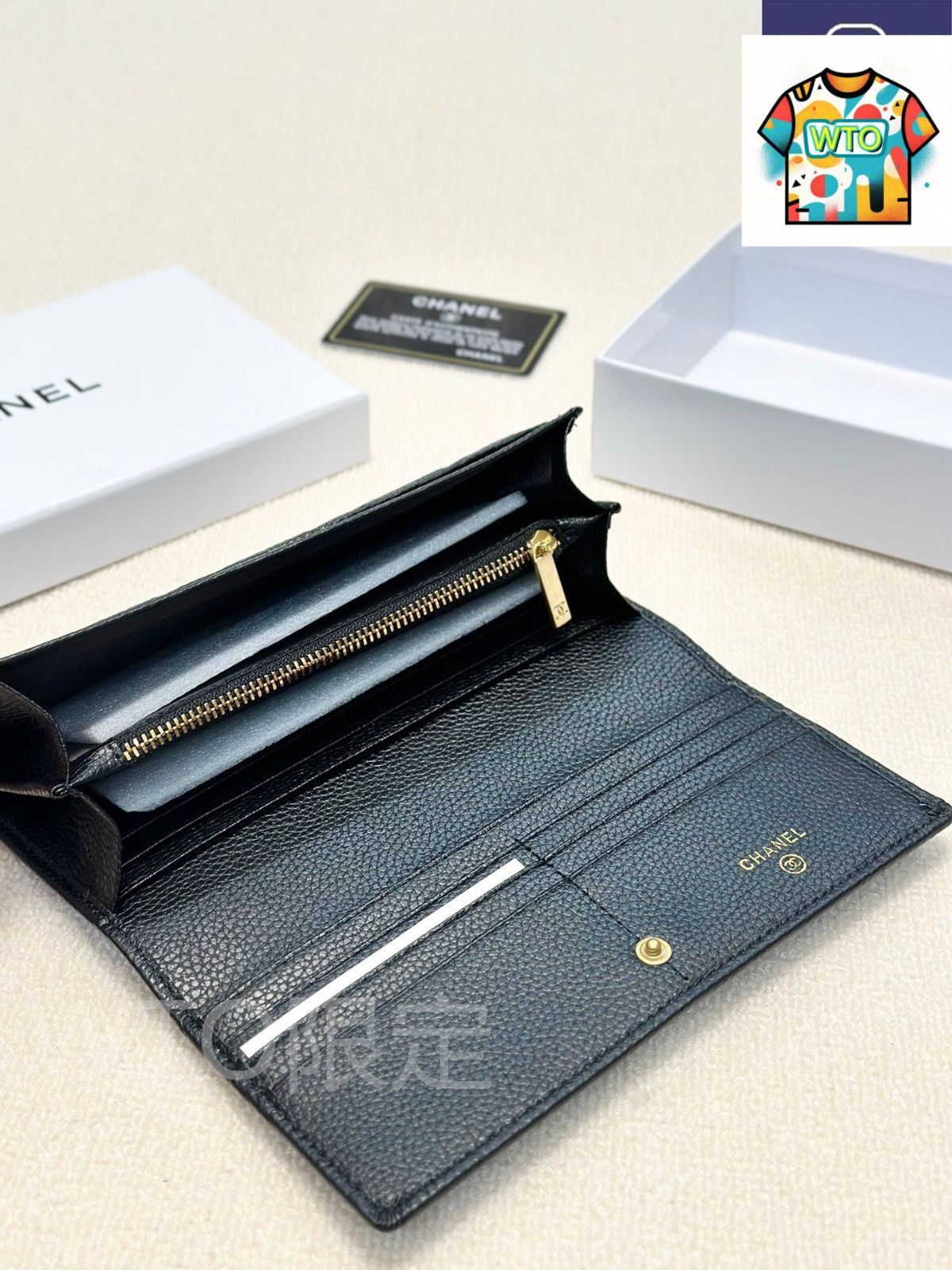 精巧な仕上げを備える