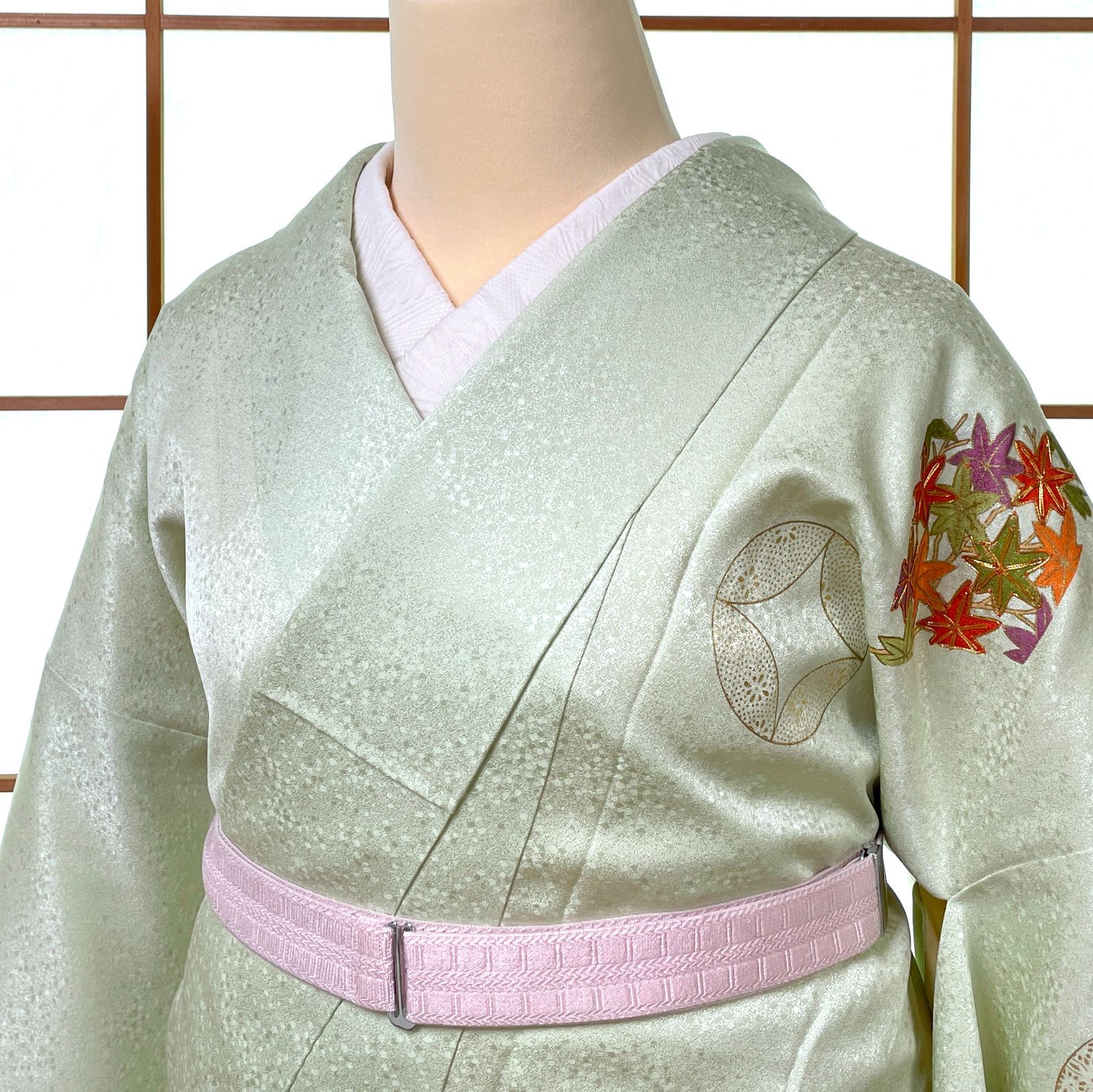 付下げ着物 袷 正絹 金彩 刺繍 菱に草花 七宝 ペールグリーン 着物