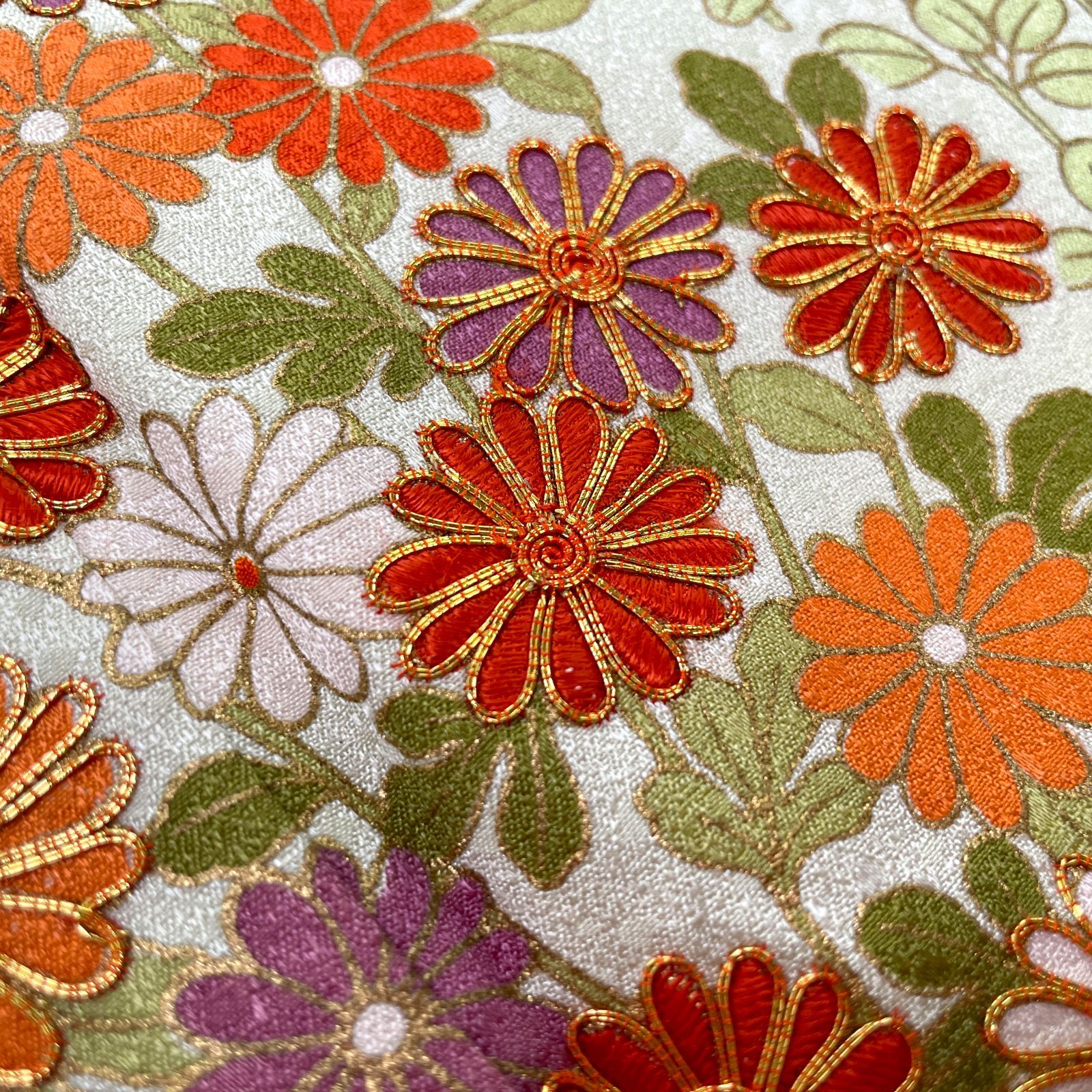 付下げ着物 袷 正絹 金彩 刺繍 菱に草花 七宝 ペールグリーン 着物