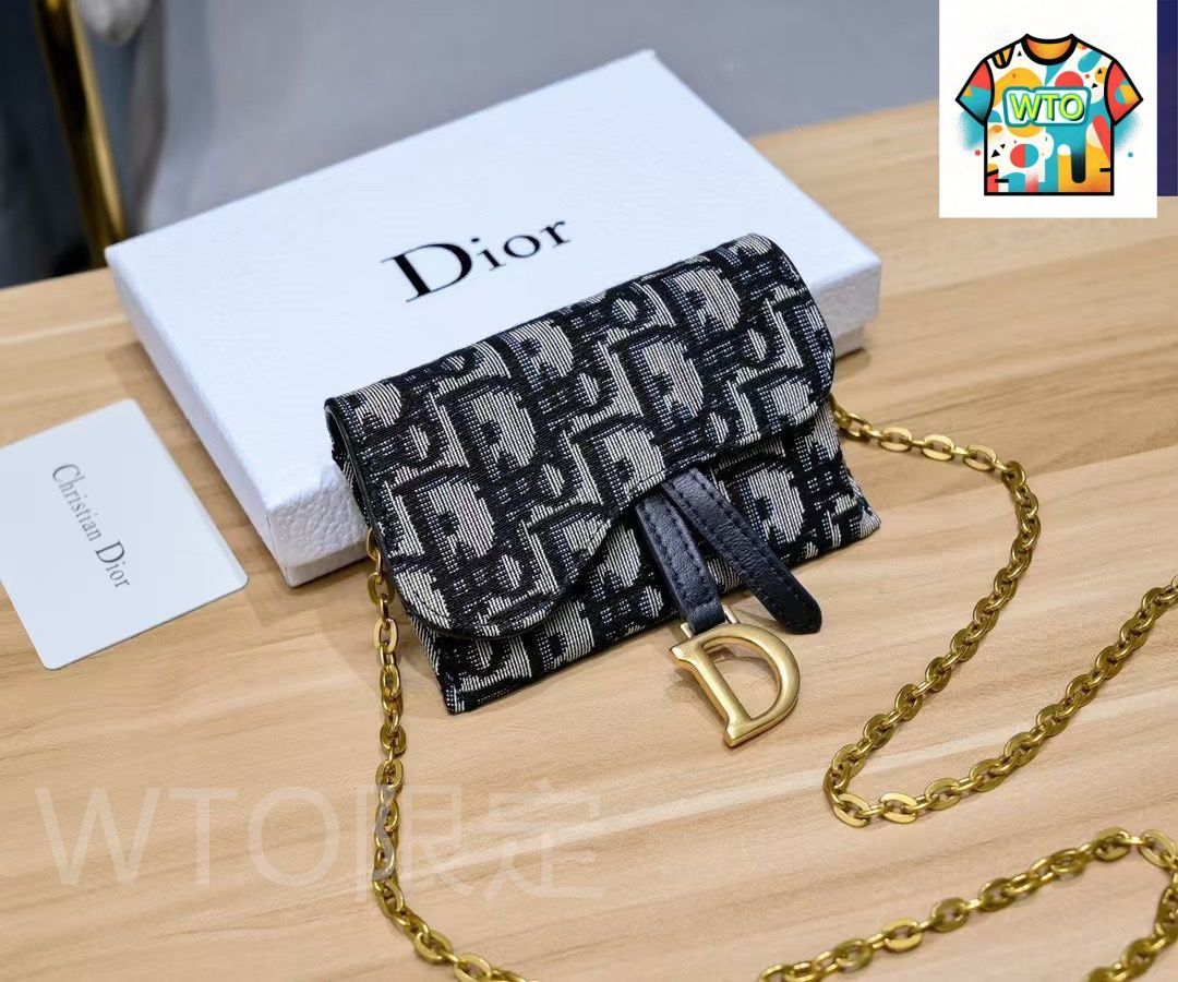 今日 Dior ディオール カードケースシリーズ 輸入素材と小羊皮を チェーンは取り外し
